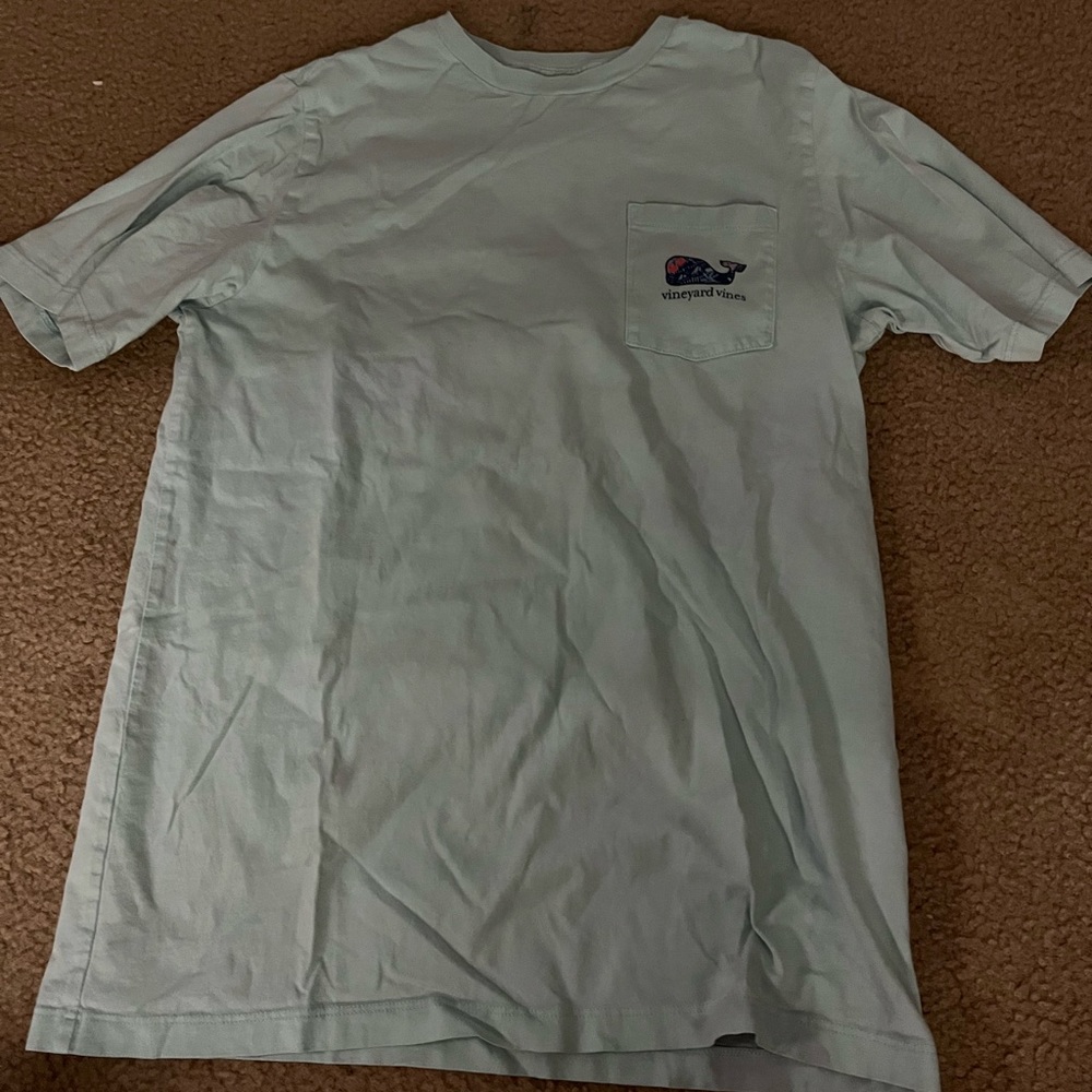 Girls Vineyard Vine T-Shirt.
